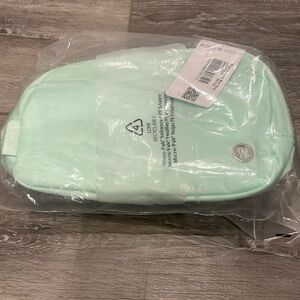 Lululemon Everywhere Belt Bag 1L